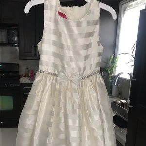 Girl’s size 6 dress